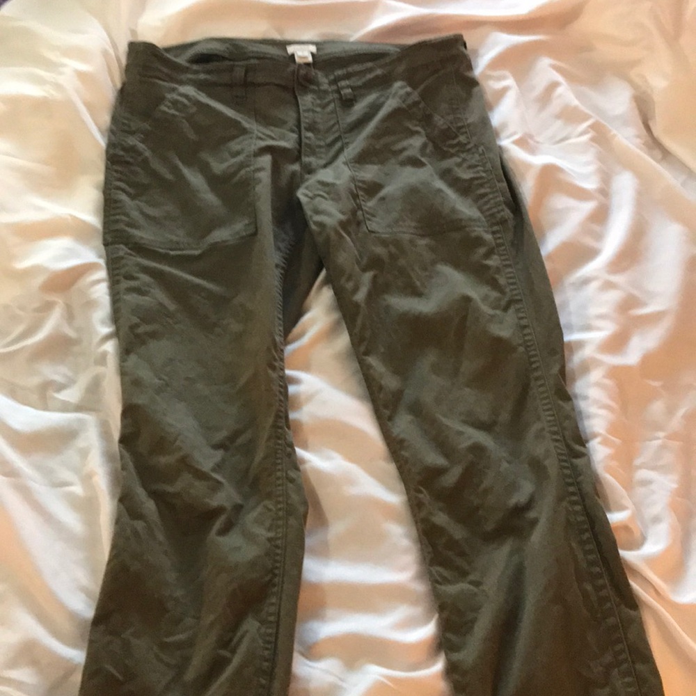 Gently Used J. Crew Olive green pants size 8